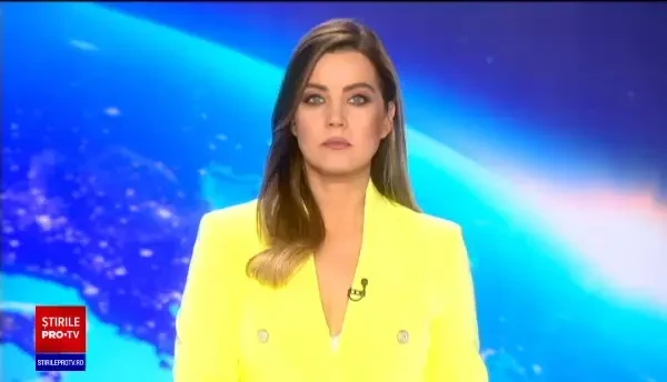 Două persoane au murit în Neamț după ce o parte dintr-un pod feroviar a căzut peste un microbuz de pasageri