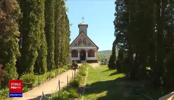 Oamenii dintr-o localitate din Gorj au găsit pe mormintele celor dragi mesaje prin care li se cere să le întreţină