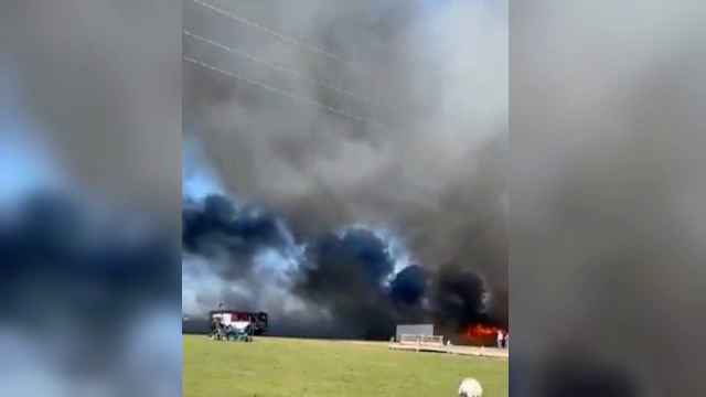 Un incendiu puternic s-a declanşat la un adăpost de animale din județul Suceava: ”Doar 4 porci au fost salvați”