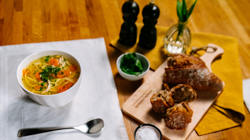 (P) Rețeta preferată de supă, acum pregătită de un nou gadget simplu, rapid și cu același gust de acasă