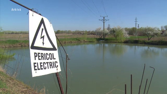 Tragedie la pescuit. Un bărbat a murit după ce a atins cu undița cabluri de înaltă tensiune