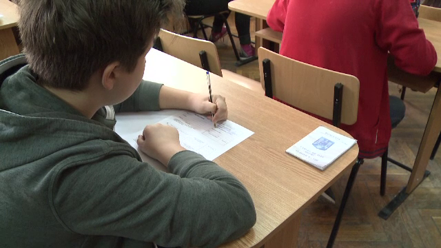 Elevii de clasa a VI-a au susținut prima probă la Evaluarea Națională. Cât de importante sunt rezultatele