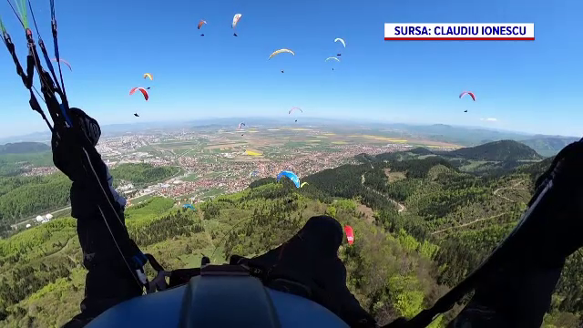 Numărul iubitorilor de sporturi extreme a crescut în ultimul an. Cât costă echipamentul pentru parapantă