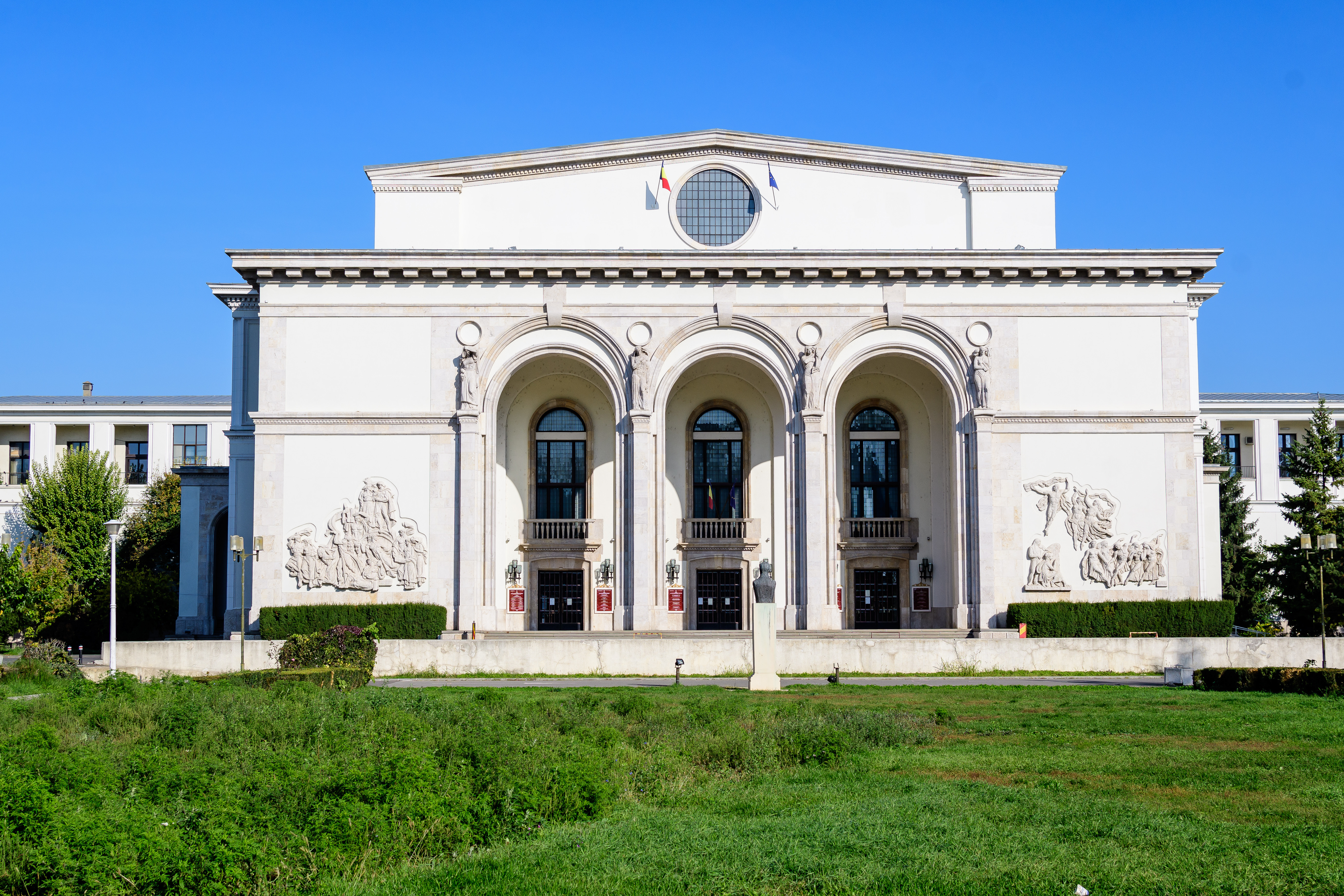 Evenimentul pilot organizat duminică în aer liber la Opera Naţională Bucureşti, amânat