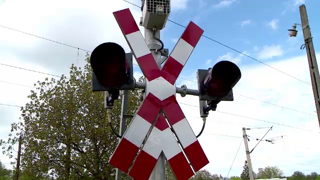 O femeie de 50 de ani s-a aruncat în fața trenului, într-un sat din Iași. Ce a împins-o la gestul extrem