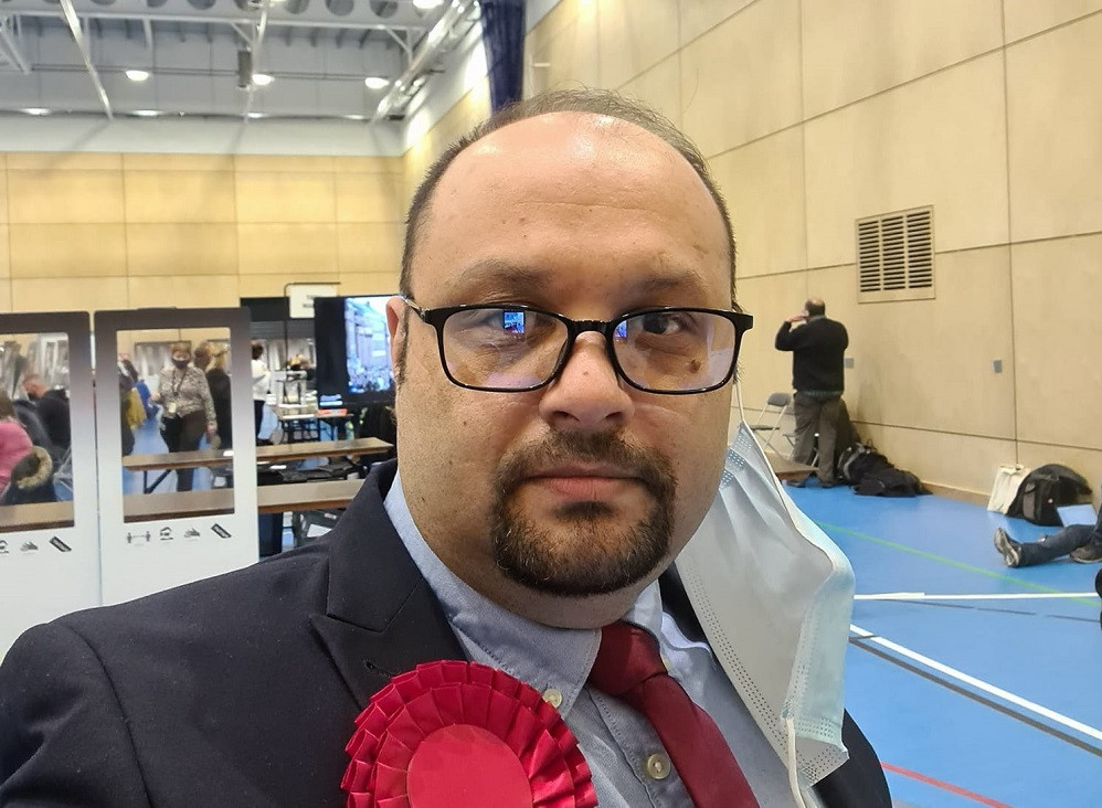 Un profesor de matematică din România, de etnie romă, a ajuns consilier local în Anglia