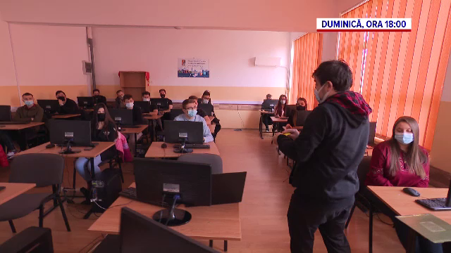 „Pierduți în teleșcoală”. Ce spun cadrele didactice care preferă să predea abstract și nu pe înțelesul copiilor