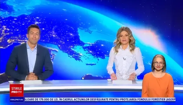 Patru mașini au fost cuprinse de flăcări în Capitală. Incendiul ar fi pornit de la un autoturism care a luat foc în mers