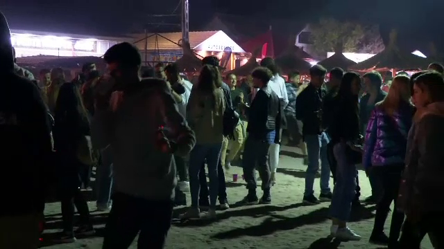 Distracție în Vama Veche, în primul weekend după relaxarea restricțiilor. „Acum e libertate!”