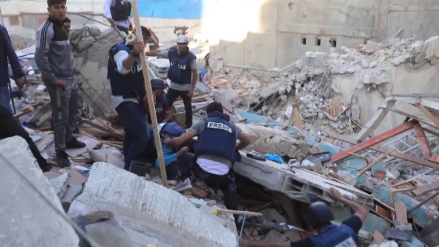 O nouă serie de atacuri aeriene puternice asupra orașului Gaza. Bilanțul a ajuns la aproape 200 de morți