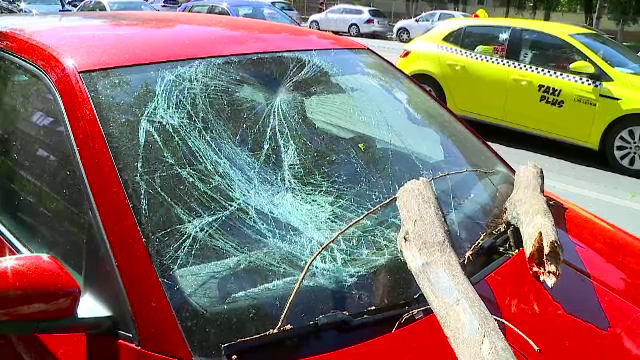 Alertă de vânt puternic și furtuni în România. Rafelele au ajuns la 80 km/h