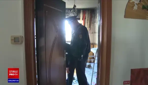 Angajații unui centru social din Târgoviște au anunțat la 112 un incendiu peste drum, fără să ştie că şi la ei ardea