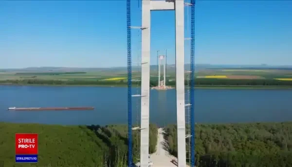 Se pun cablurile de oţel la podul ce va lega Brăila de Tulcea. Când va fi gata "Golde Gate-ul românesc"