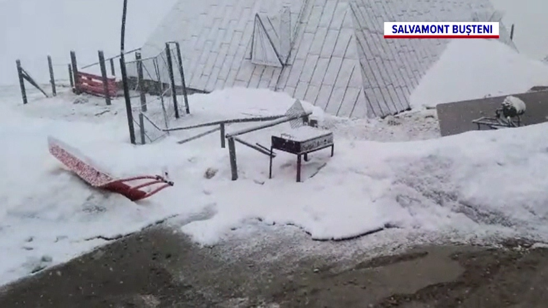 Iarnă în toată regula pe vârfurile de munte de la altitudini de peste 2000 de metri