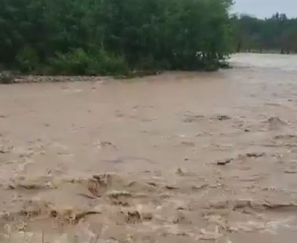 Cod portocaliu de inundații în șapte județe. Unde se așteaptă chiar și 70 de litri pe metrul pătrat