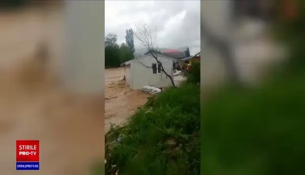Mai multe familii din Alba şi Bihor au fost evacuate din calea inundațiilor