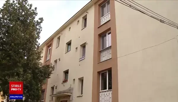 Un bătrân de 92 de ani a fost jefuit în propria casă. Hoții i-au furat peste 100.000 de lei