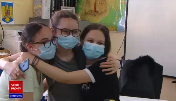 Copiii au fost derutați în prima zi de școală fizică. A fost un 15 septembrie autentic, la jumătatea lui mai