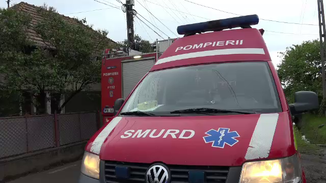 Explozie puternică în localitatea Curteni, judeţul Mureş. Un bărbat, în stare gravă la spital