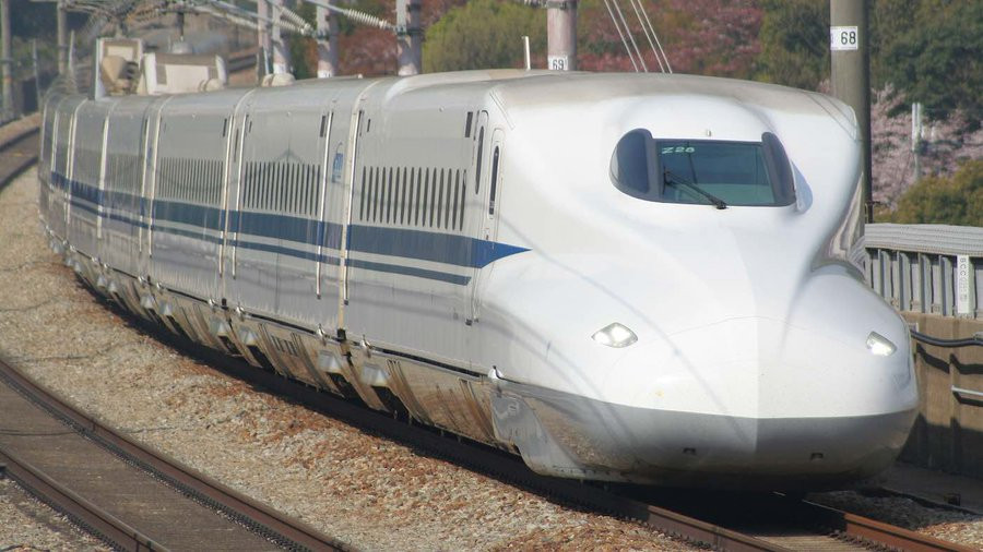 Un conductor de tren din Japonia a plecat la toaletă în timp ce mergea cu 150 de kilometri pe oră