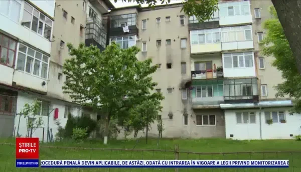 O femeie din județul Dâmbovița, rănită grav, după ce a căzut de la etajul unui bloc