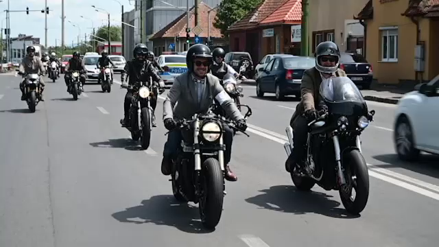 Motivul pentru care zeci de motocicliști au defilat la costum pe străzile din Brașov