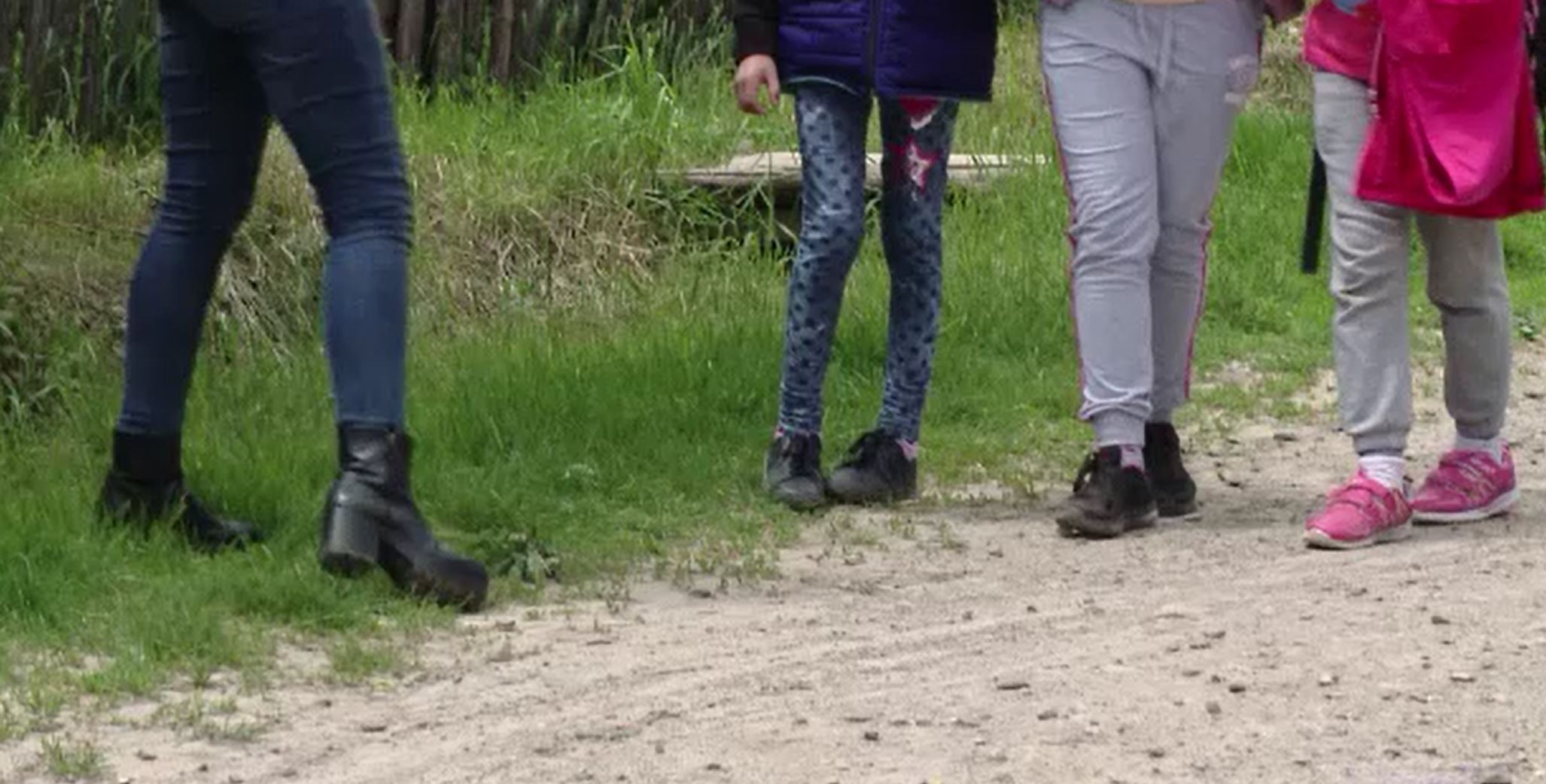 Poveste tulburătoare în Iași. Două fete de șase și șapte ani, abuzate sexual cu acordul mamei lor