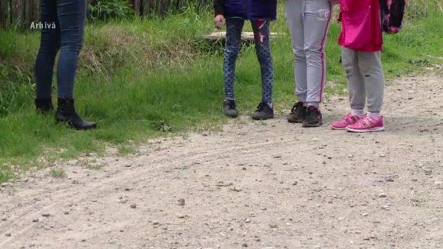 Copilă de 6 ani din Maramureș, abuzată sexual de ambii părinți. Le-au ademenit și pe prietenele ei