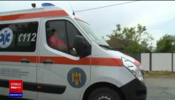 Doi șoferi de camion au fost răniți după ce unul dintre ei a intrat pe contransens, pe DN 1A