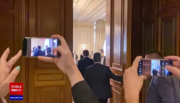 Petrecere fără măști în Parlament, de ziua lui Orban. Cîțu: ”Nu pot să comentez”