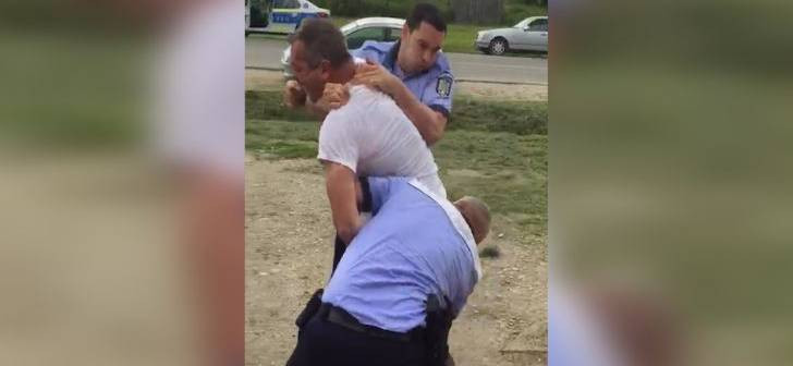 Șofer din Timiș, încătușat cu mare greutate de polițiști: „Mi-am luat o bere, îți dau un cap în gură de nu te vezi!”