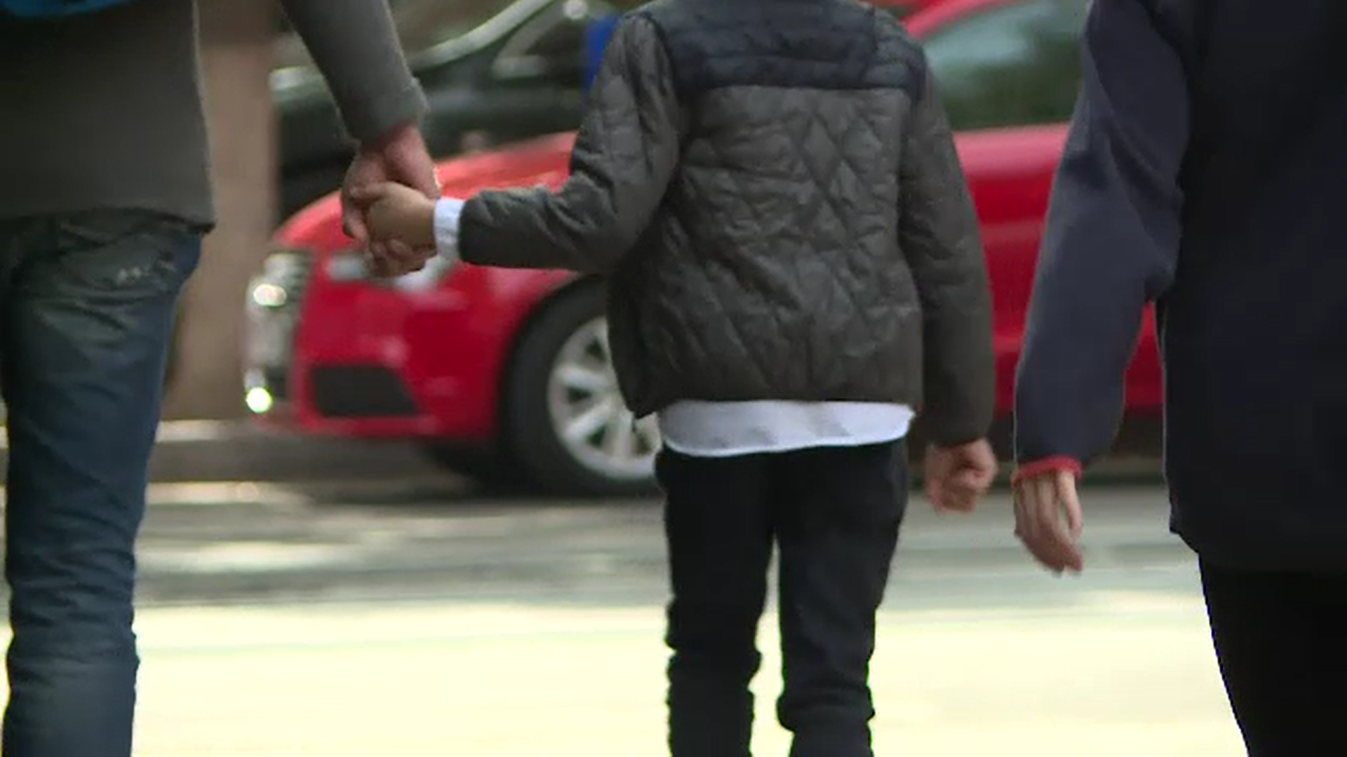 Un bărbat din Bihor este acuzat că ar fi molestat o fetiță de 10 ani și pe frații ei vitregi, de 12 și 14 ani