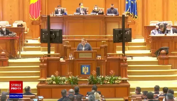 Șoșoacă l-a pus la punct pe Orban, provocând râsete: ”Nici 1 minut nu rezistați”