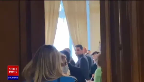 Ce spus Orban, după petrecerea de ziua lui în Parlament, fără măști și distanțare