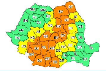 ANM: Cod portocaliu de ploi abundente în 18 județe până vineri seară
