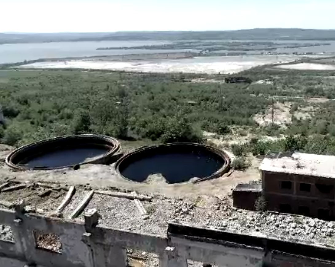 Praful care împrăștie cancer, la 15 ani de la falimentul Moldomin. "E doar otravă", și pentru români, și pentru sârbi