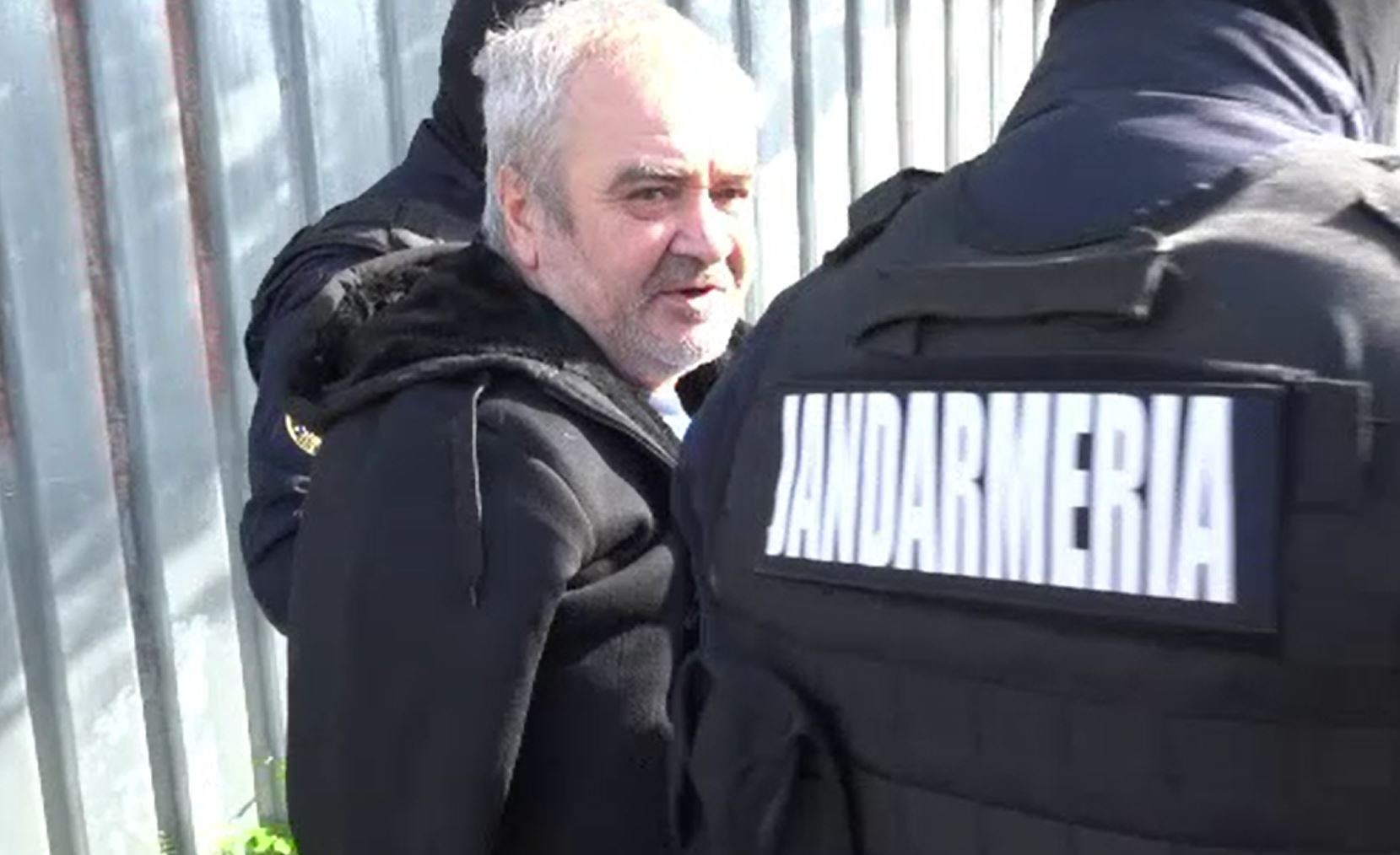 Vasile Lavric, supranumit "mâncătorul de femei", trimis în judecată pentru omor și profanare de morminte