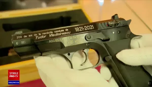 Cum arată „Pandurul”, pistolul produs la Cugir, după ce a fost modernizat