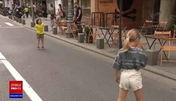 Centrul Bucureștiului a devenit, din acest sfârșit de săptămână, o mare stradă pietonală