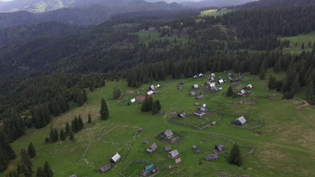 Ținutul de poveste ascuns în inima Munților Apuseni. Și străinii sunt fermecați de acest loc