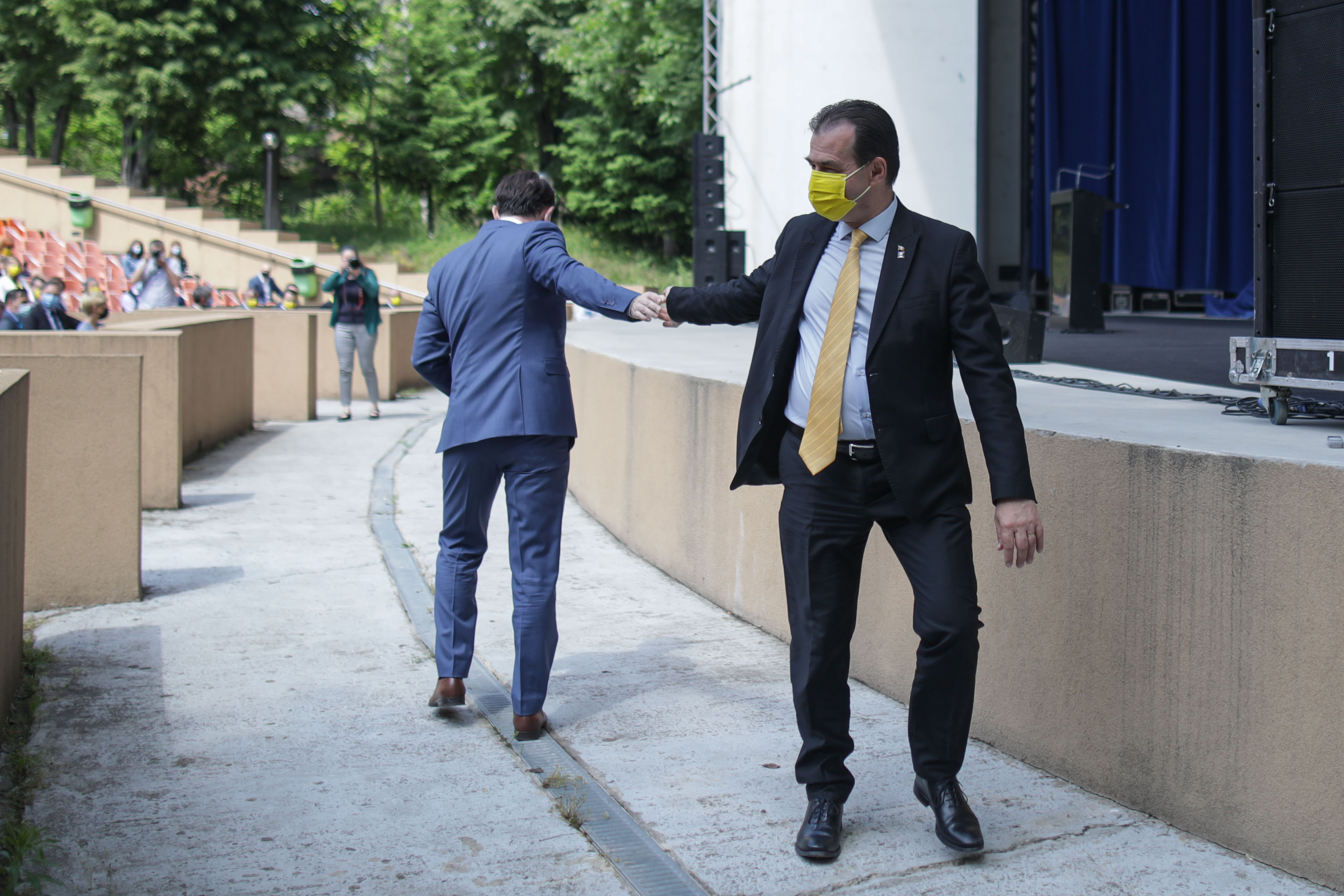 Orban: „Salut intrarea premierului în cursa pentru funcţia de preşedinte al PNL”