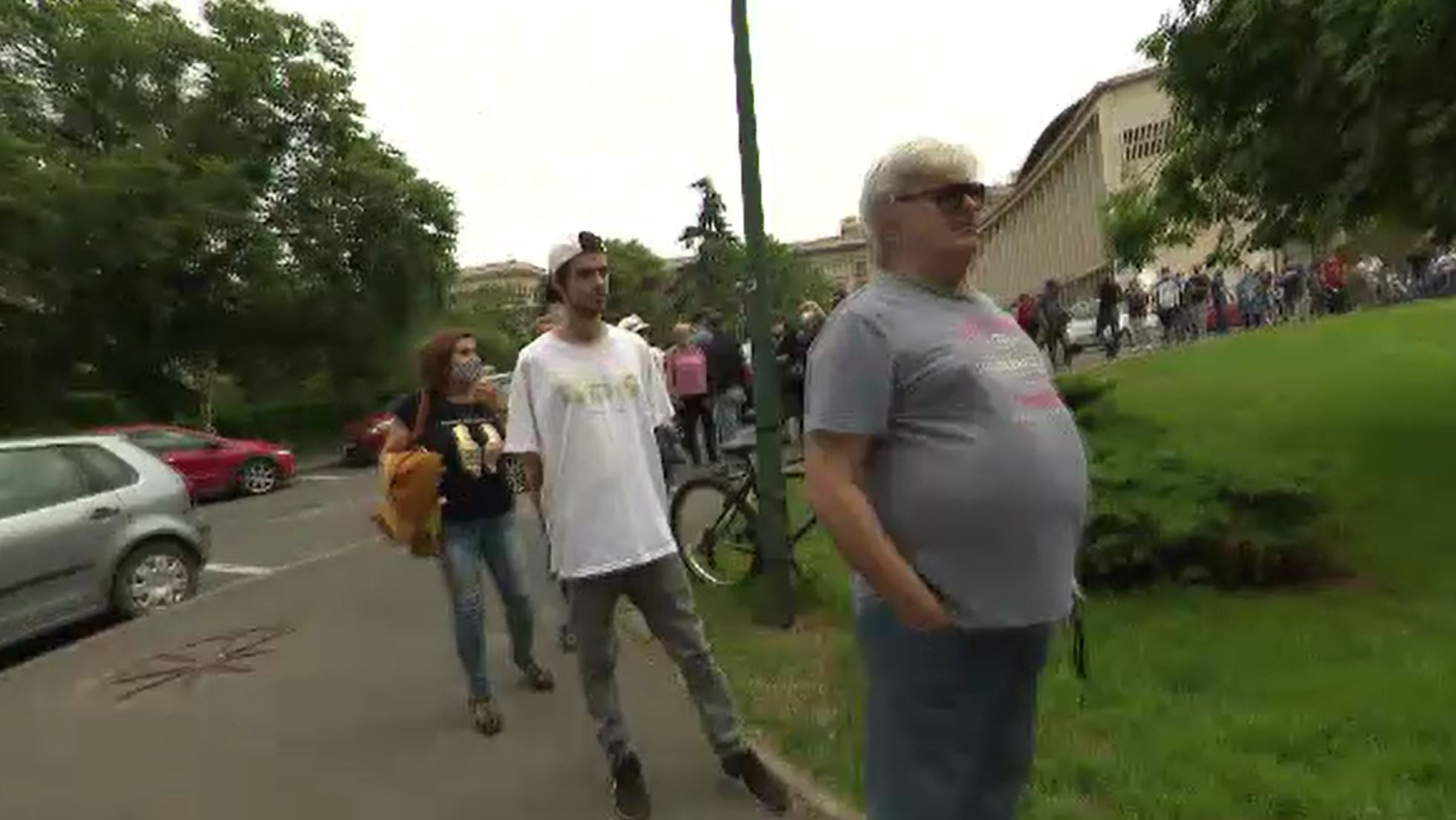 Cozi uriașe la vaccinarea anti-COVID. Aproape 70.000 de români au primit serul în ultimele 24 de ore