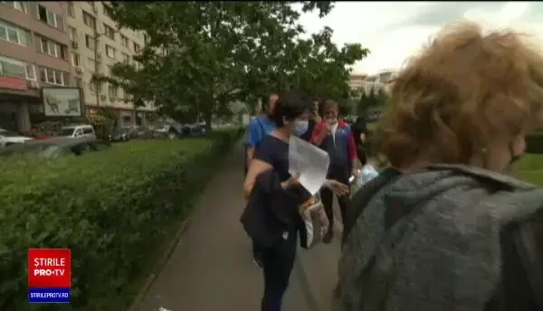 Cozi uriașe la vaccinarea anti-COVID. Aproape 70.000 de români au primit serul în ultimele 24 de ore