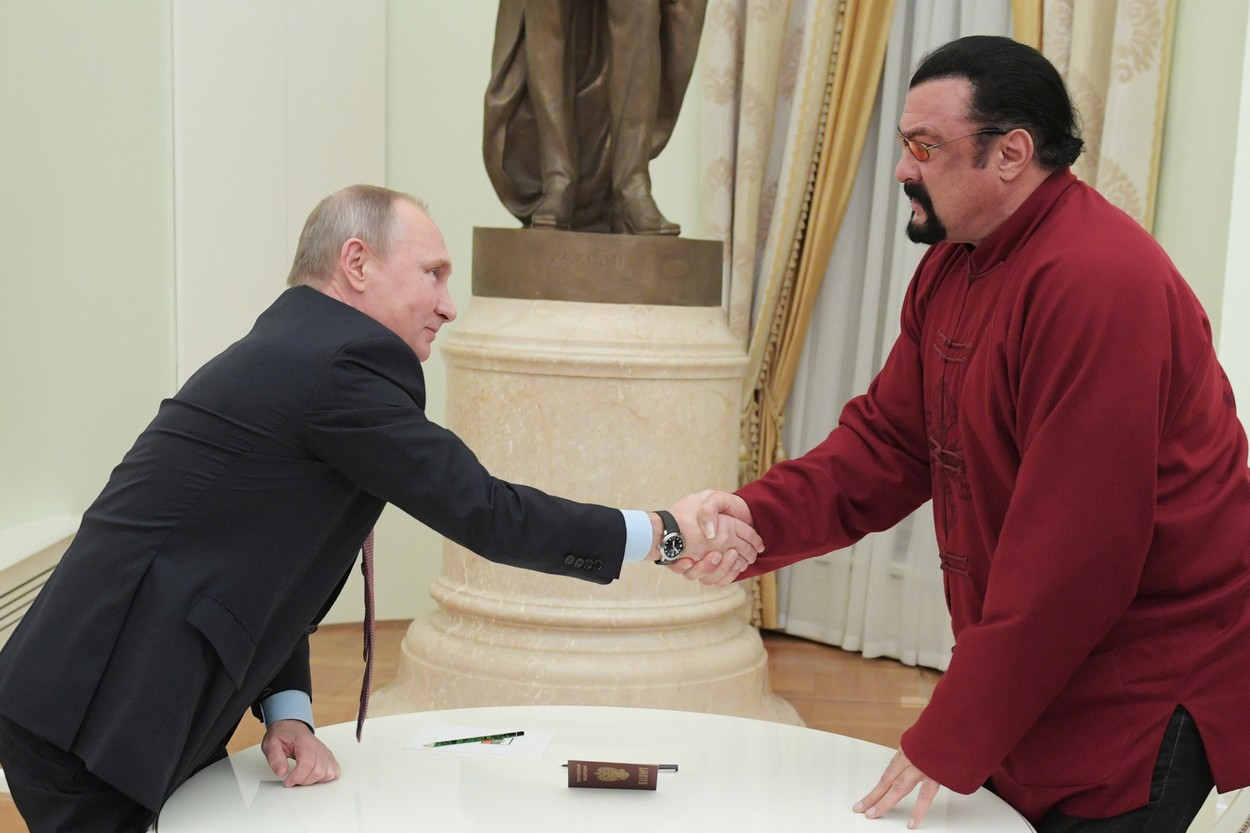 Actorul Steven Seagal s-a înscris într-un partid pro-Putin din Rusia