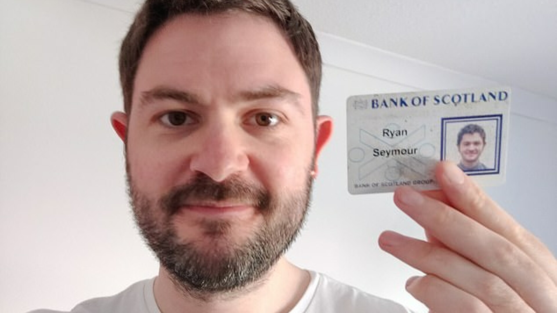 Un bărbat din Scoția și-a găsit portofelul pierdut după 20 de ani. Surpriza pe care a avut-o când l-a deschis