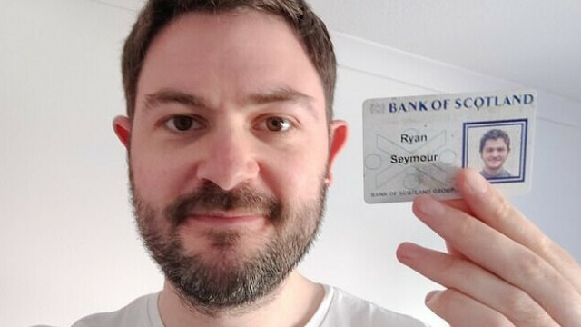 Un bărbat din Scoția și-a găsit portofelul pierdut după 20 de ani. Surpriza pe care a avut-o când l-a deschis