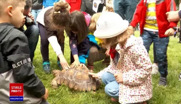 Bucurie printre copiii care au mers la expoziția de animale mici de la USAMV Cluj-Napoca. ”Am promis să vin aici”