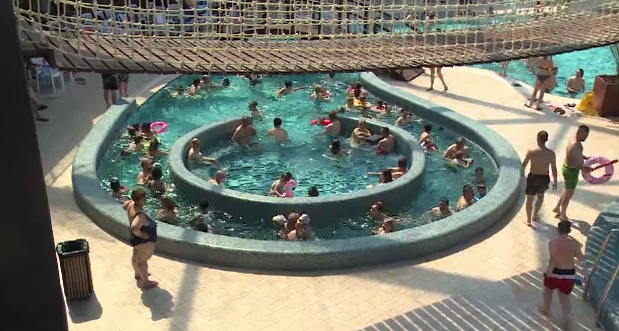 Relaxarea restricțiilor a fost primită cu entuziasm în Bihor. Bazinele cu apă termală au fost principala atracție