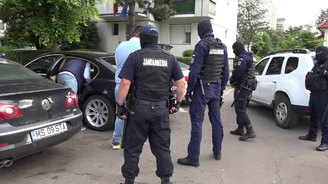 15 tinere au fost silite să se prostitueze în apartamente din Reghin. Ce au observat vecinii