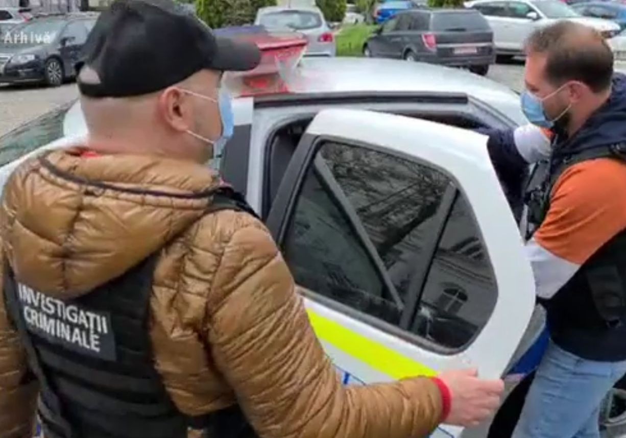 Escrocul care a jefuit copiii bolnavi de cancer, prins în Bihor și adus la București